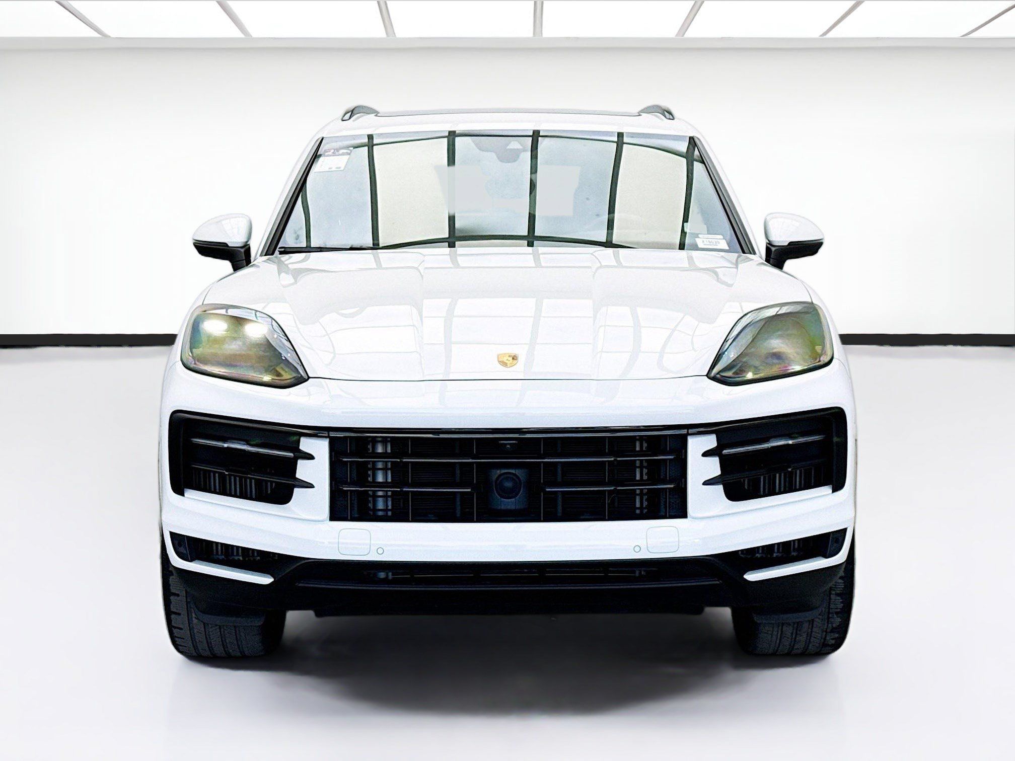 Used 2024 Porsche Cayenne AWD/4WD image 2