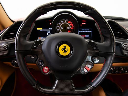 Certified 2017 Ferrari 488 GTB RWD image 11