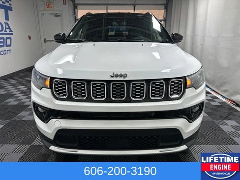 Used 2025 Jeep Compass Limited AWD/4WD image 8