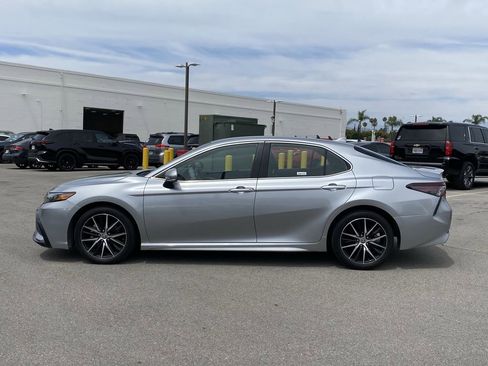 Used 2024 Toyota Camry SE image 2