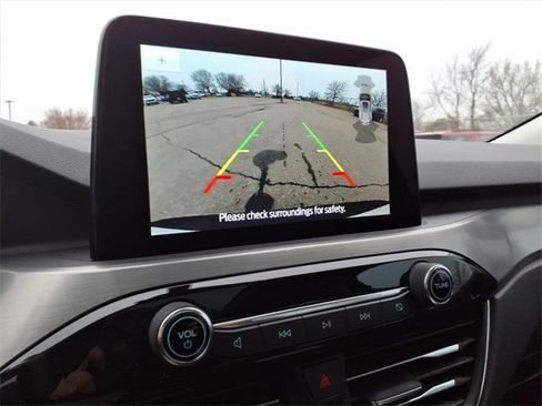 Certified 2022 Ford Escape Titanium image 20