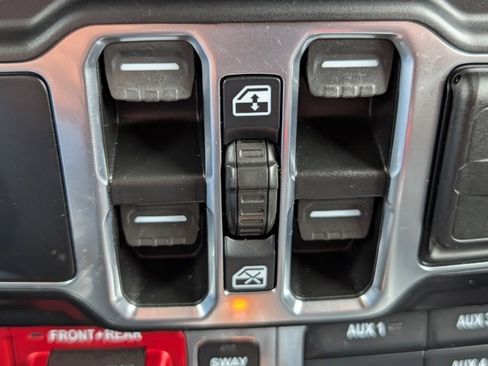 Used 2021 Jeep Wrangler Unlimited Rubicon 4xe w/ Dual Top Group image 20