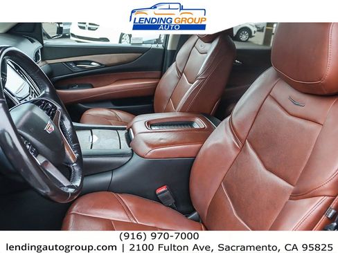 Used 2019 Cadillac Escalade Premium Luxury image 17