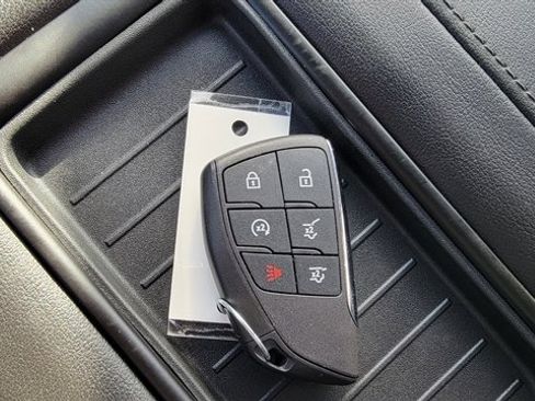 Used 2024 Chevrolet Tahoe Z71 w/ Luxury Package image 35