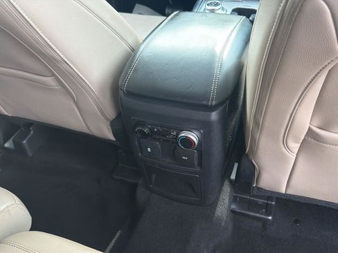 Used 2023 Ford Explorer Limited AWD/4WD image 34