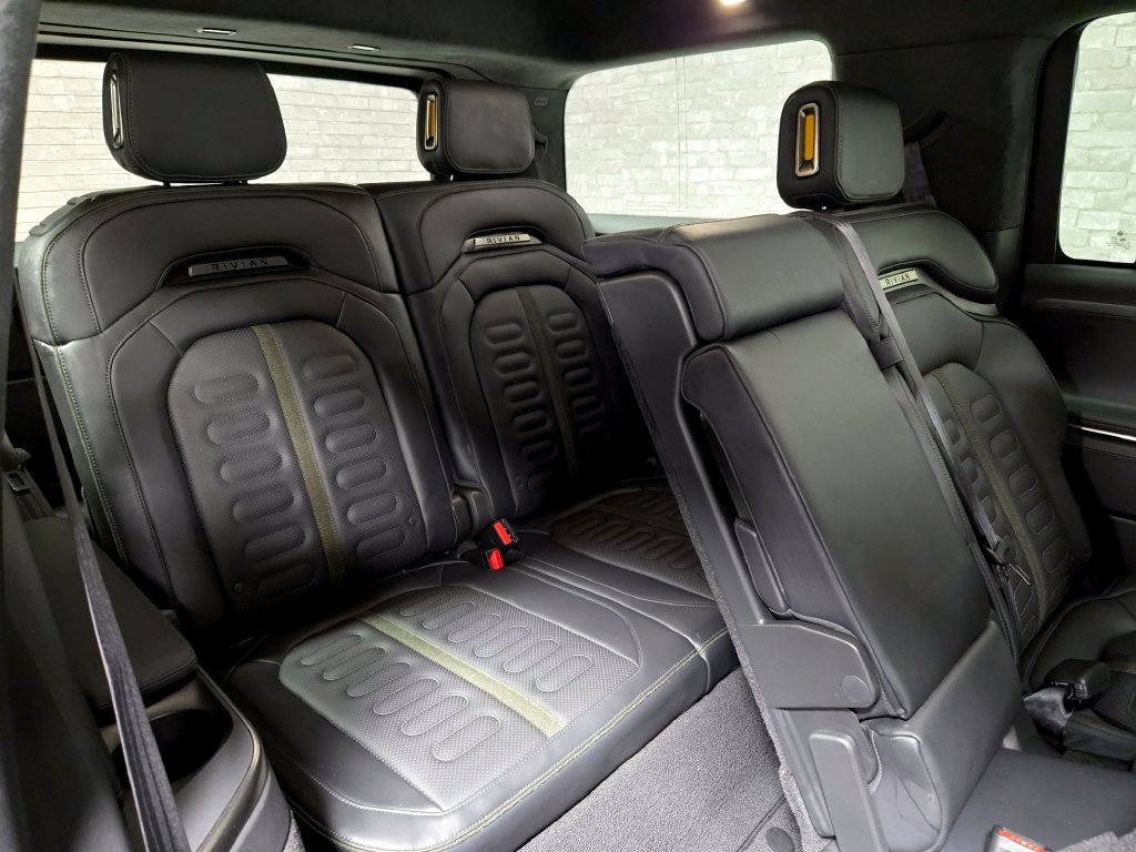 Used 2025 Rivian R1S Adventure Dual AWD/4WD image 50