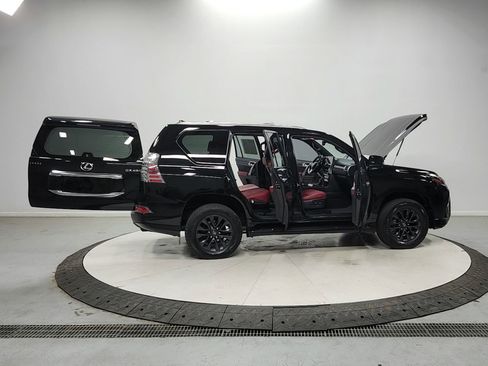 Used 2023 Lexus GX 460 Premium w/ Premium Package image 16