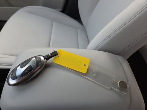 Used 2025 Hyundai Kona SE image 27