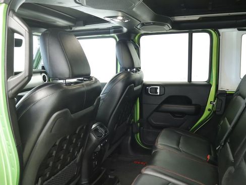 Used 2019 Jeep Wrangler Unlimited Rubicon w/ Uconnect 4C Nav & Sound Group AWD/4WD image 18