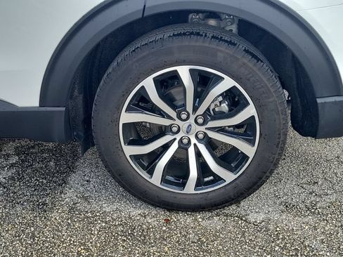 Certified 2025 Ford Explorer ST-Line RWD image 8