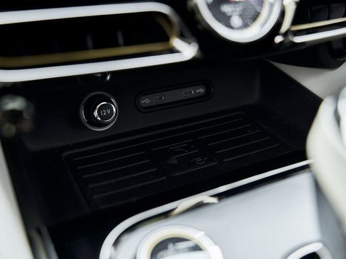 Used 2025 Bentley Flying Spur Plug-In Hybrid image 77