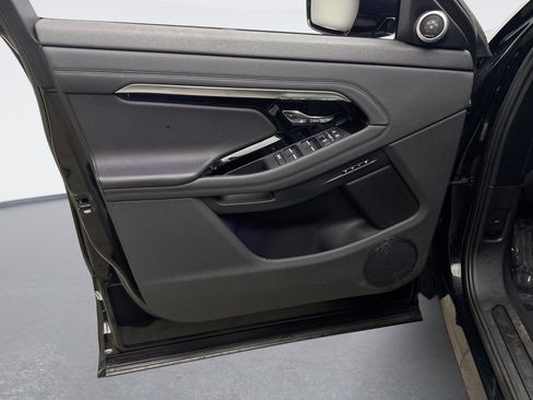 Used 2023 Land Rover Range Rover Evoque SE image 9