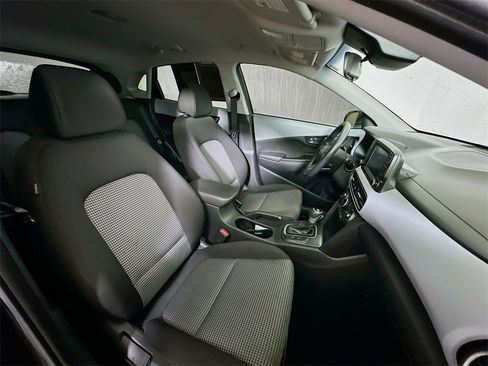 Used 2021 Hyundai Kona SEL image 12