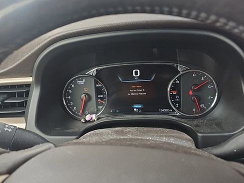 Used 2017 GMC Acadia Denali w/ Technology Package AWD/4WD image 5
