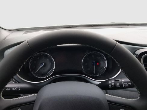 New 2026 Chrysler Pacifica Limited w/ S Appearance Package image 19