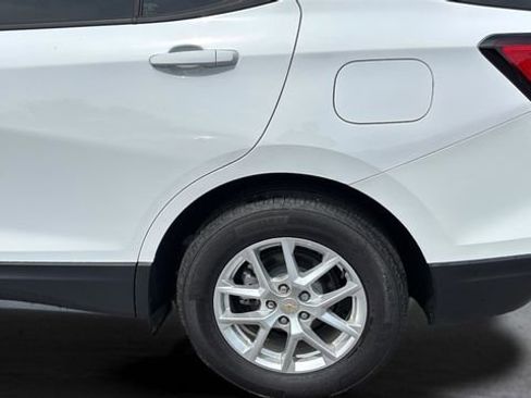 Used 2024 Chevrolet Equinox LS image 34
