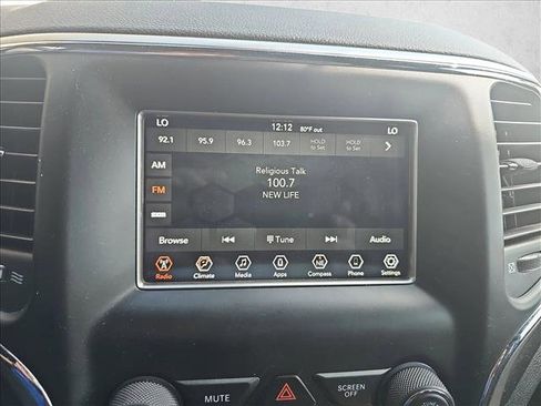 Used 2018 Jeep Grand Cherokee Laredo image 22