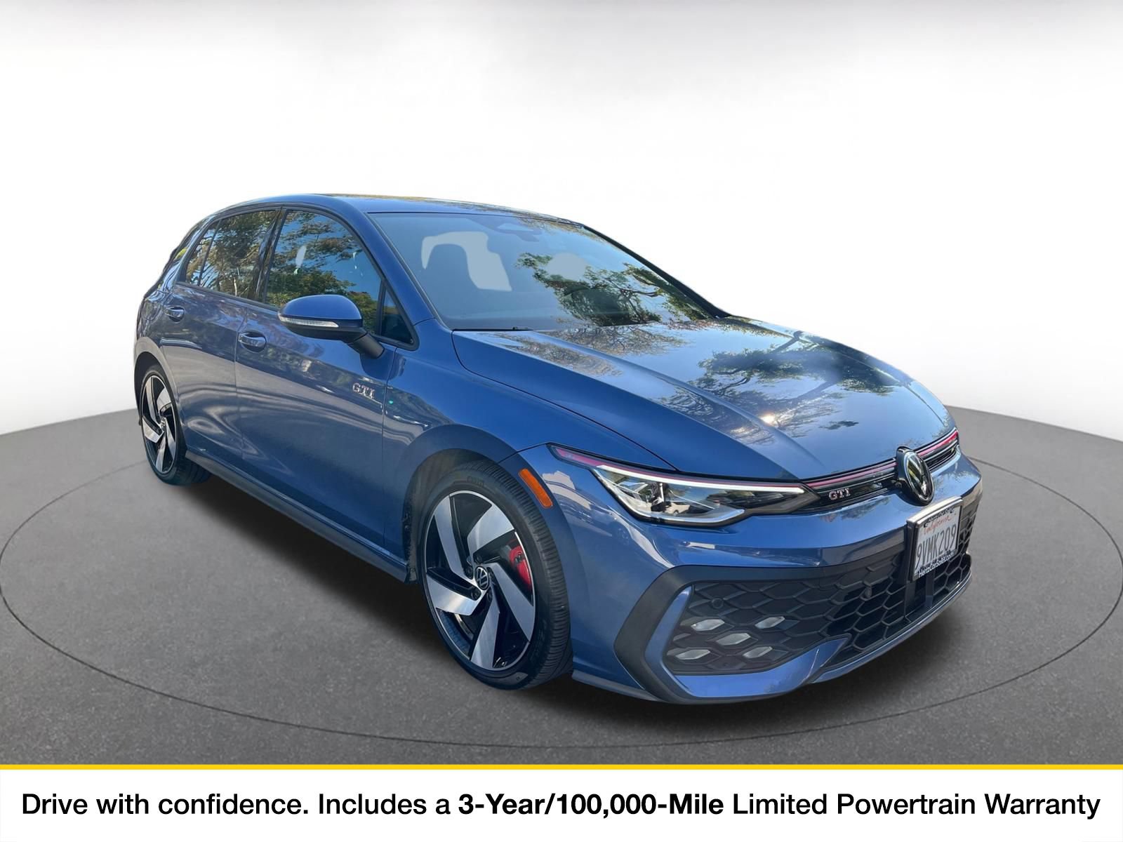 Used 2026 Volkswagen Golf S FWD image 1