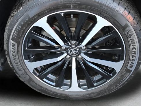 Used 2021 Toyota Highlander XSE image 28