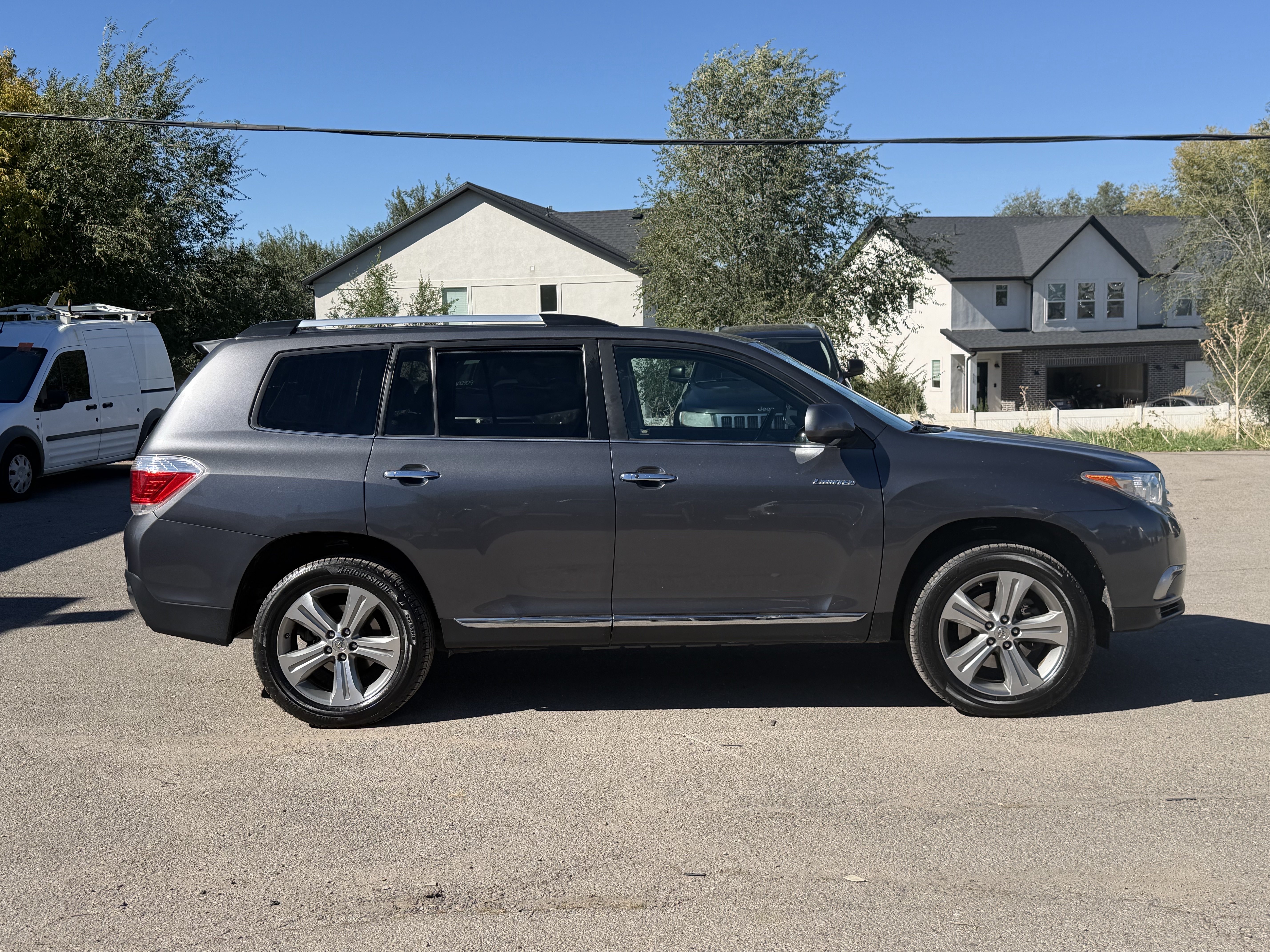 Used 2011 Toyota Highlander Limited w/ Tow Pkg FWD image 7