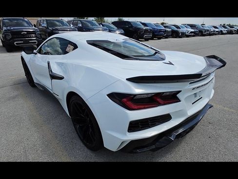 Used 2026 Chevrolet Corvette Z06 w/ Stealth Interior Trim Package RWD image 4