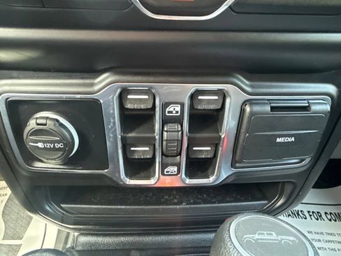 Used 2021 Jeep Gladiator Sport AWD/4WD image 30