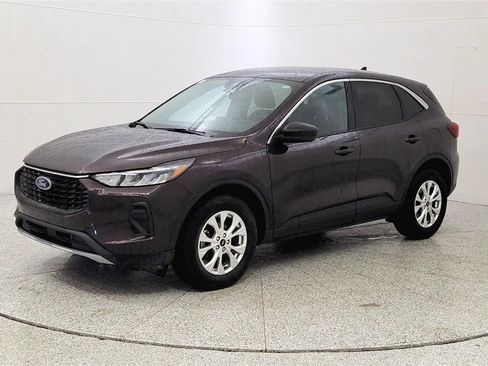 Used 2023 Ford Escape Active AWD/4WD image 3