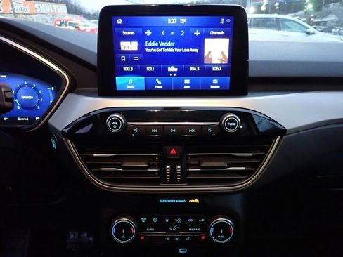 Certified 2022 Ford Escape SEL w/ Technology Package image 28