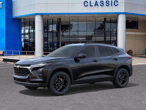 New 2026 Chevrolet Trax LT image 2