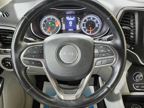 Used 2020 Jeep Cherokee Latitude Plus w/ Cold Weather Group image 12