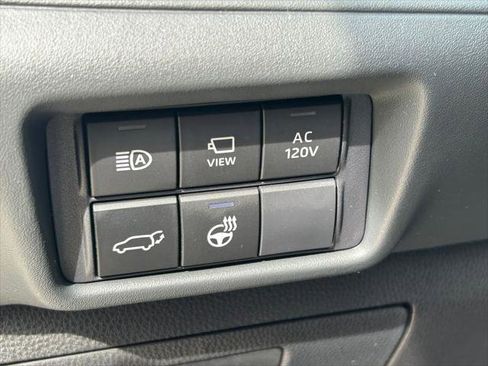 Certified 2025 Toyota Highlander Platinum AWD/4WD image 32