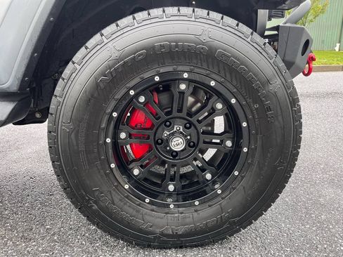 Used 2018 Jeep Wrangler Sport AWD/4WD image 19