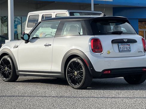 Used 2024 MINI Cooper SE w/ Signature Upholstery Package image 3