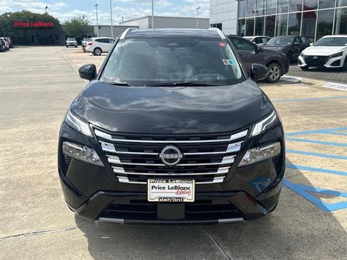 Used 2026 Nissan Rogue Platinum w/ Platinum Premium Package AWD/4WD image 2