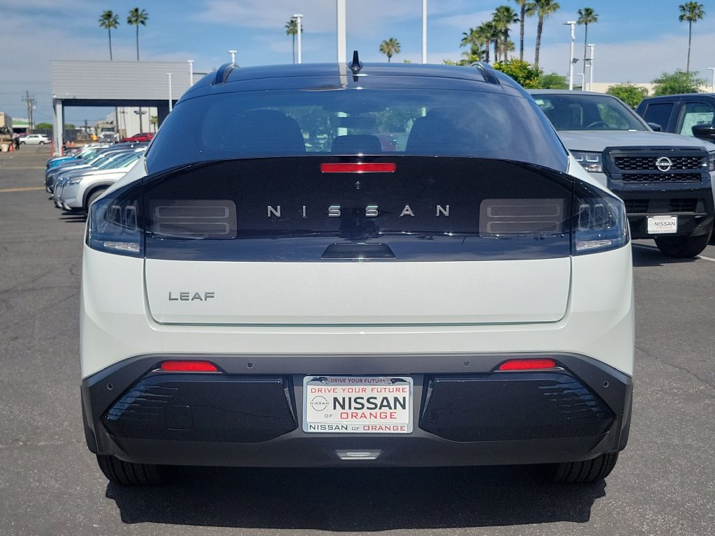 New 2026 Nissan Leaf Platinum+ w/ Cargo Package (Platinum+) FWD image 23
