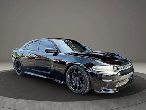 Used 2017 Dodge Charger R/T Scat Pack w/ Dynamics Package RWD image 3