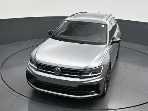 Used 2021 Volkswagen Tiguan SE R-Line FWD image 22