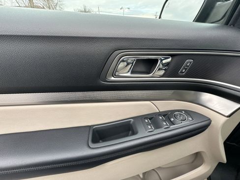 Used 2018 Ford Explorer XLT w/ Equipment Group 202A image 24