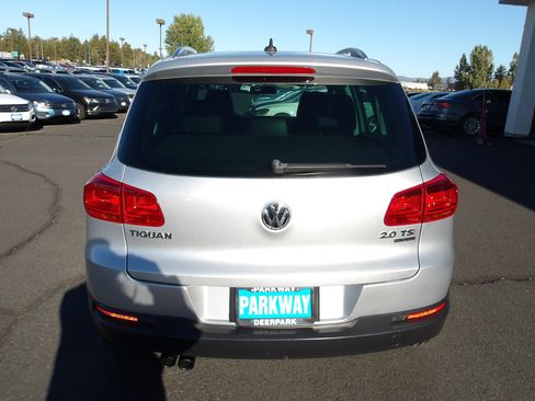Used 2013 Volkswagen Tiguan SE image 4