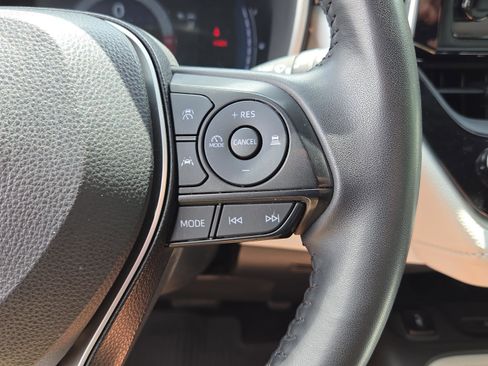 Used 2025 Toyota Corolla XSE FWD image 28