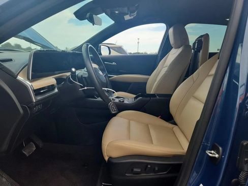 Used 2024 Cadillac XT4 Luxury FWD image 7