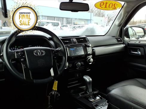 Used 2019 Toyota 4Runner TRD Off-Road Premium image 10