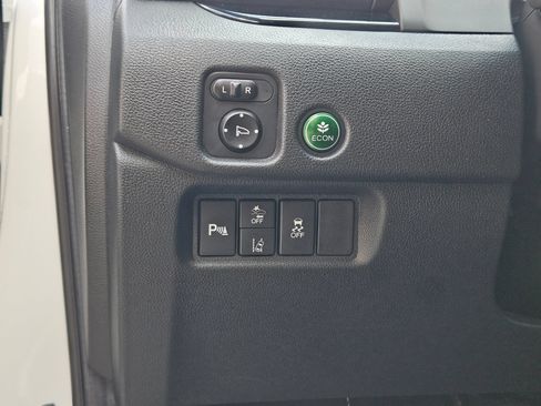 Used 2021 Honda Pilot Touring image 19