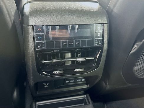 New 2026 Jeep Grand Cherokee L Limited AWD/4WD image 17