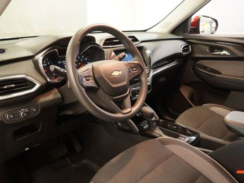 Used 2023 Chevrolet TrailBlazer LT w/ Convenience Package FWD image 6