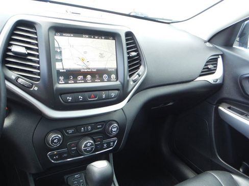 Used 2018 Jeep Cherokee Trailhawk w/ Quick Order Package 27L AWD/4WD image 26
