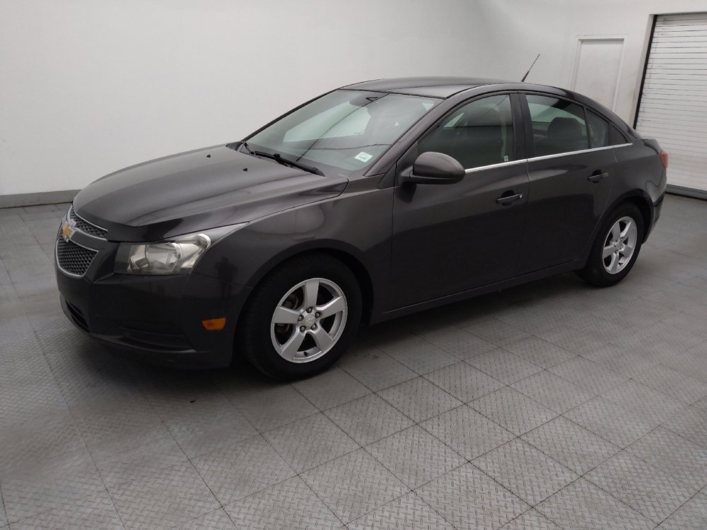 Used 2014 Chevrolet Cruze LT FWD image 2