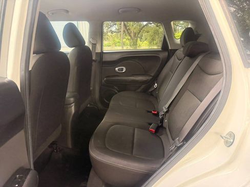 Used 2016 Kia Soul FWD image 11