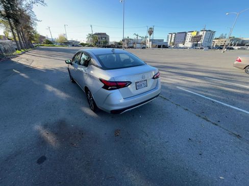 Used 2025 Nissan Versa SV image 16