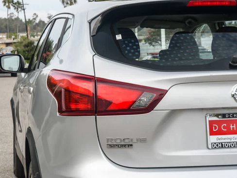 Used 2019 Nissan Rogue Sport S w/ Appearance Package FWD image 6
